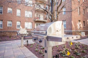 Courtyard with grilling areas